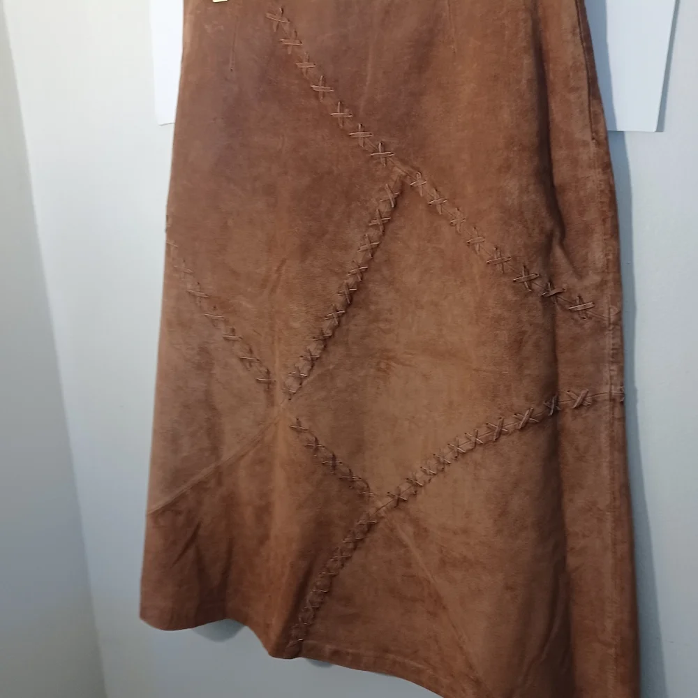 Vintage Faded Glory Brown Suede Midi Skirt With X Design Zip-Up Closure Side 12 - Picture 9 of 11